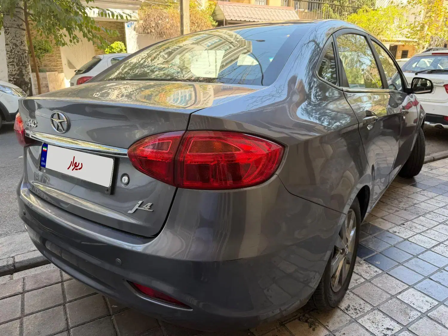 jac j4 جک جی
