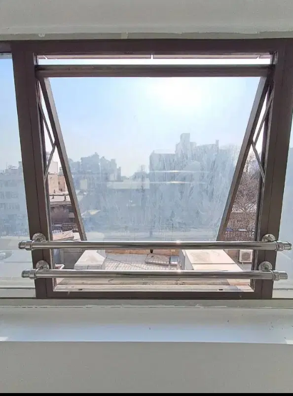 نصاب تعمیرات و رگلاژ درب و پنجره آلومینیومی و UPVC