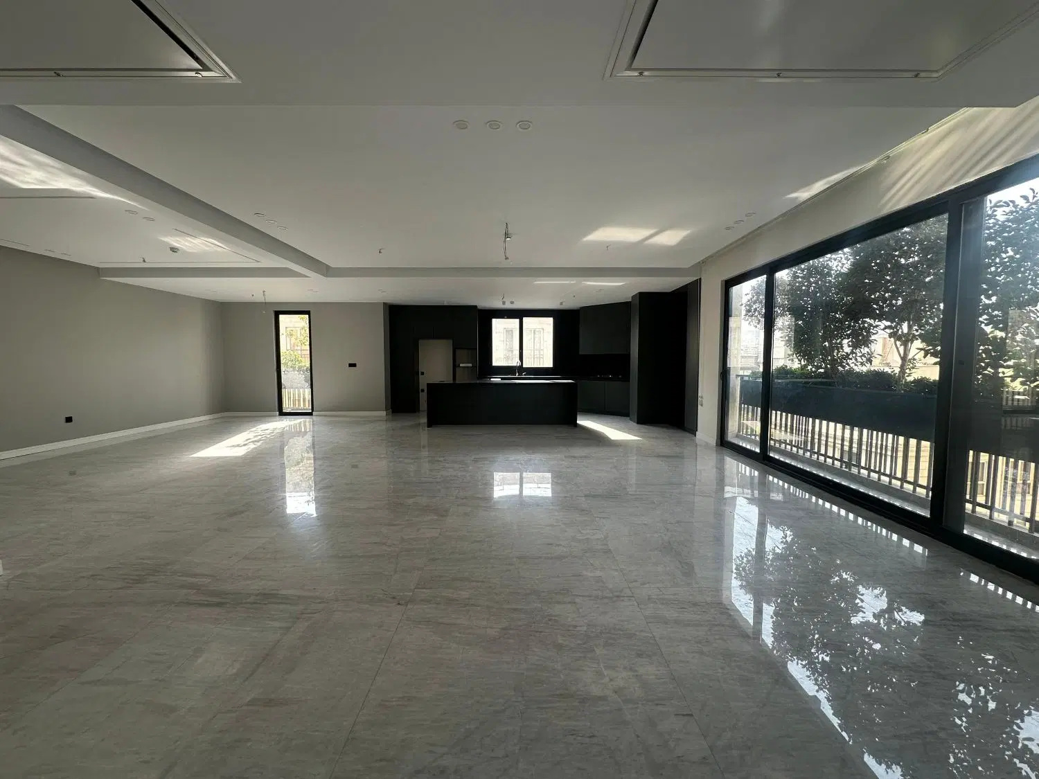 فروش ۱۶۰ متر /۳خواب /۲ پارکینگ / قیطریه